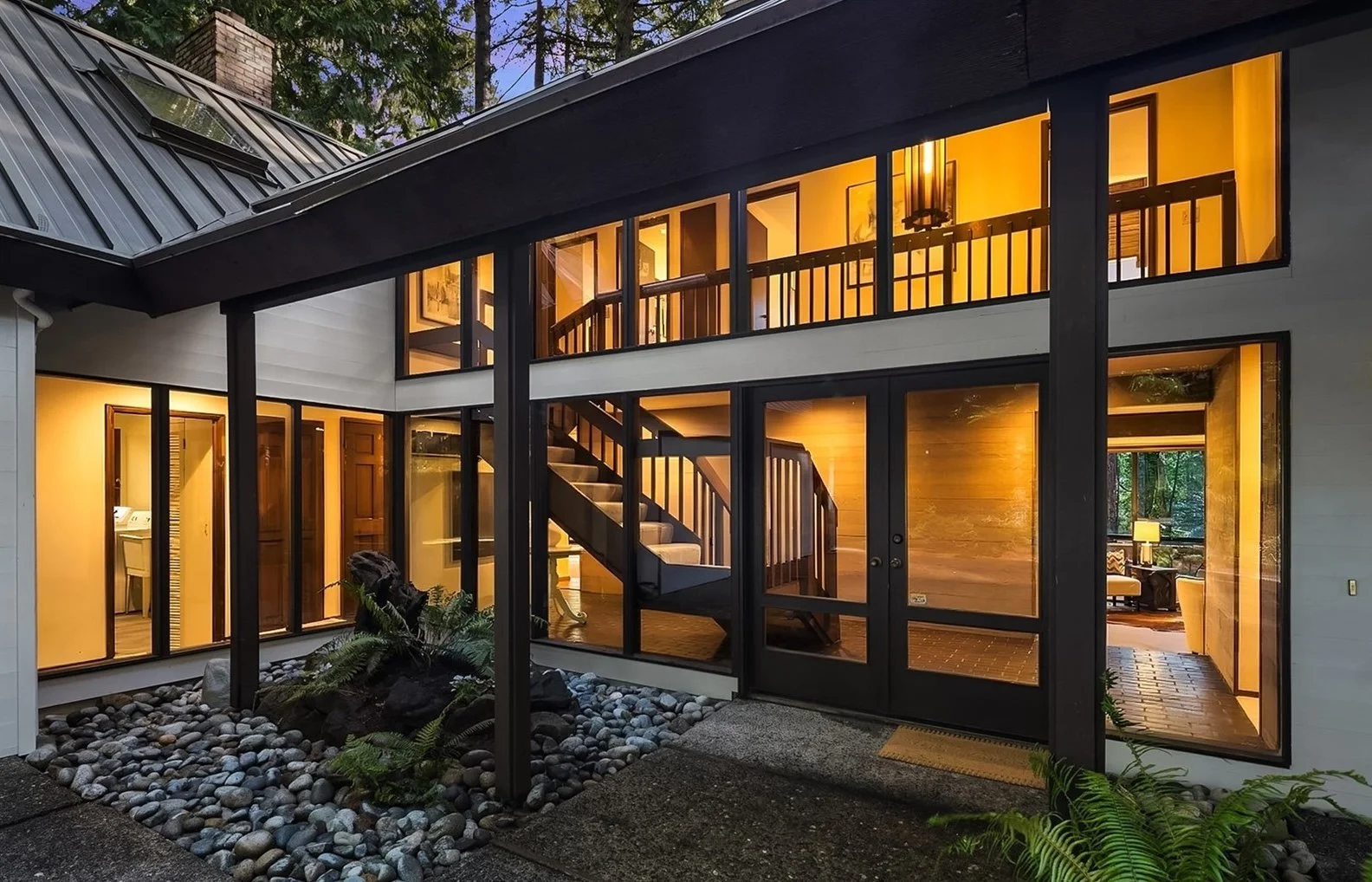 Listing | SOLD Price $1,925,000 | Mercer Island, WA