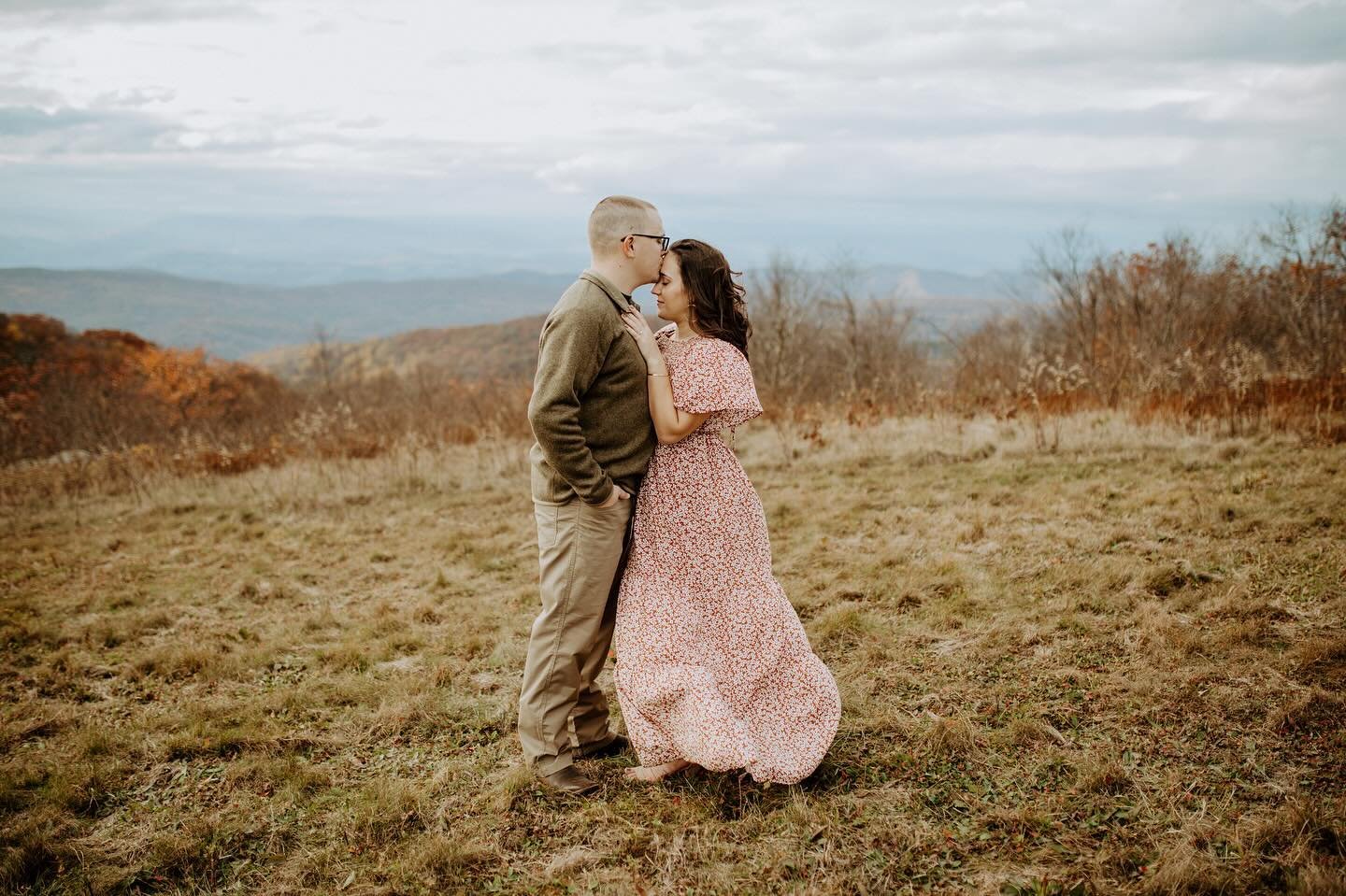 Always a sucker for a mountain backdrop ⛰️