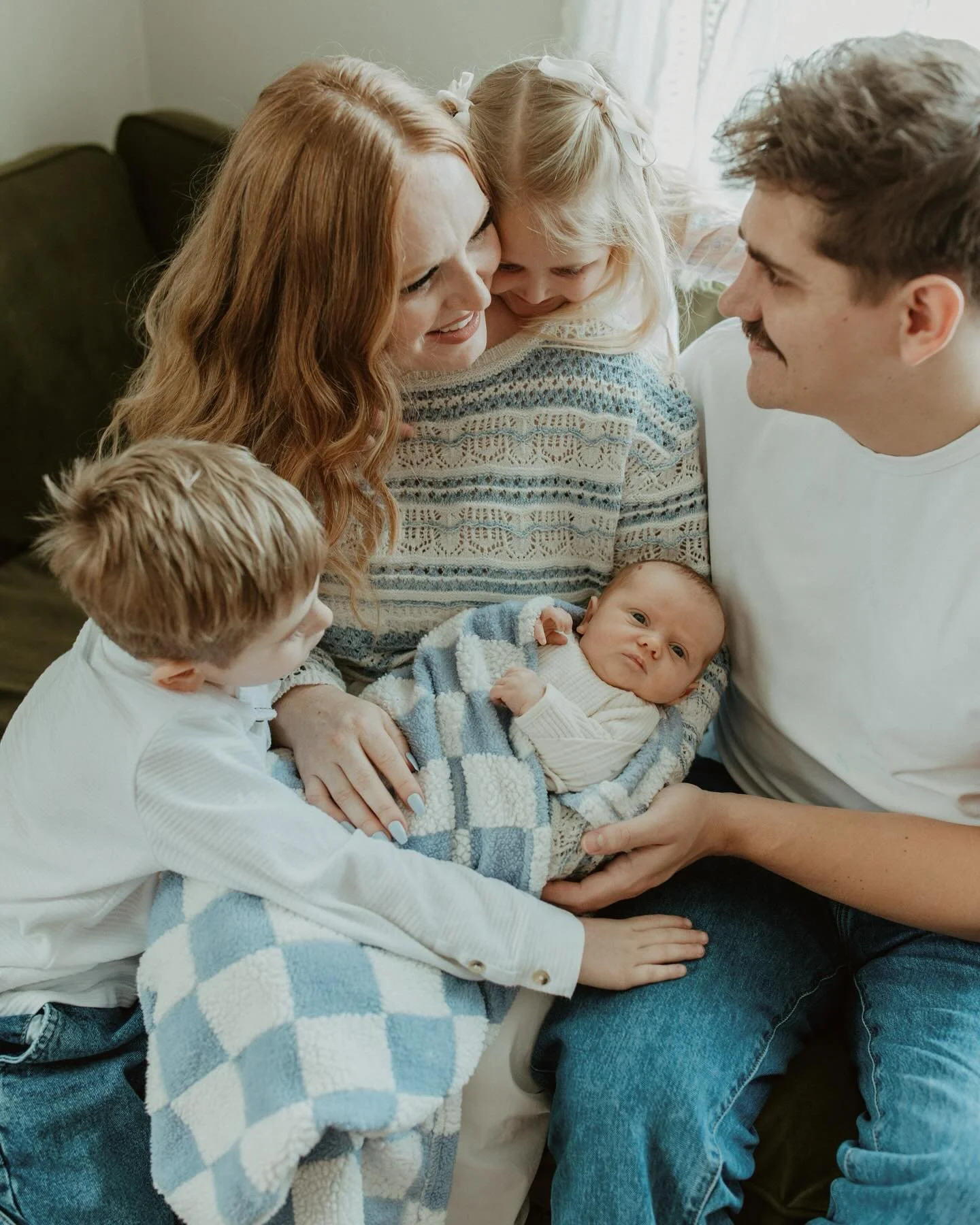 Nothing beats having a new baby in the home ☁️🤍

Always the best time with this sweet family!! 
.
.
.
.
.
 #virginiaphotographer #weddingphotographer #virginiaweddingphotographer #richmondfamilyphotographer #virginiaweddings