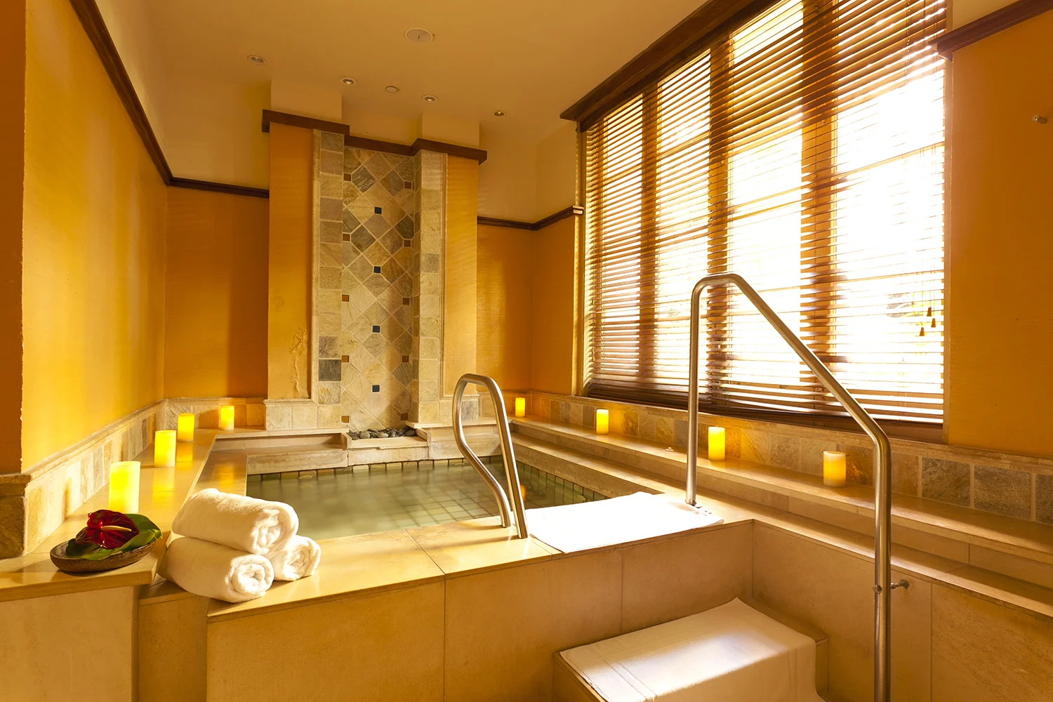 The Jacuzzi at Abhasa Waikiki Spa.