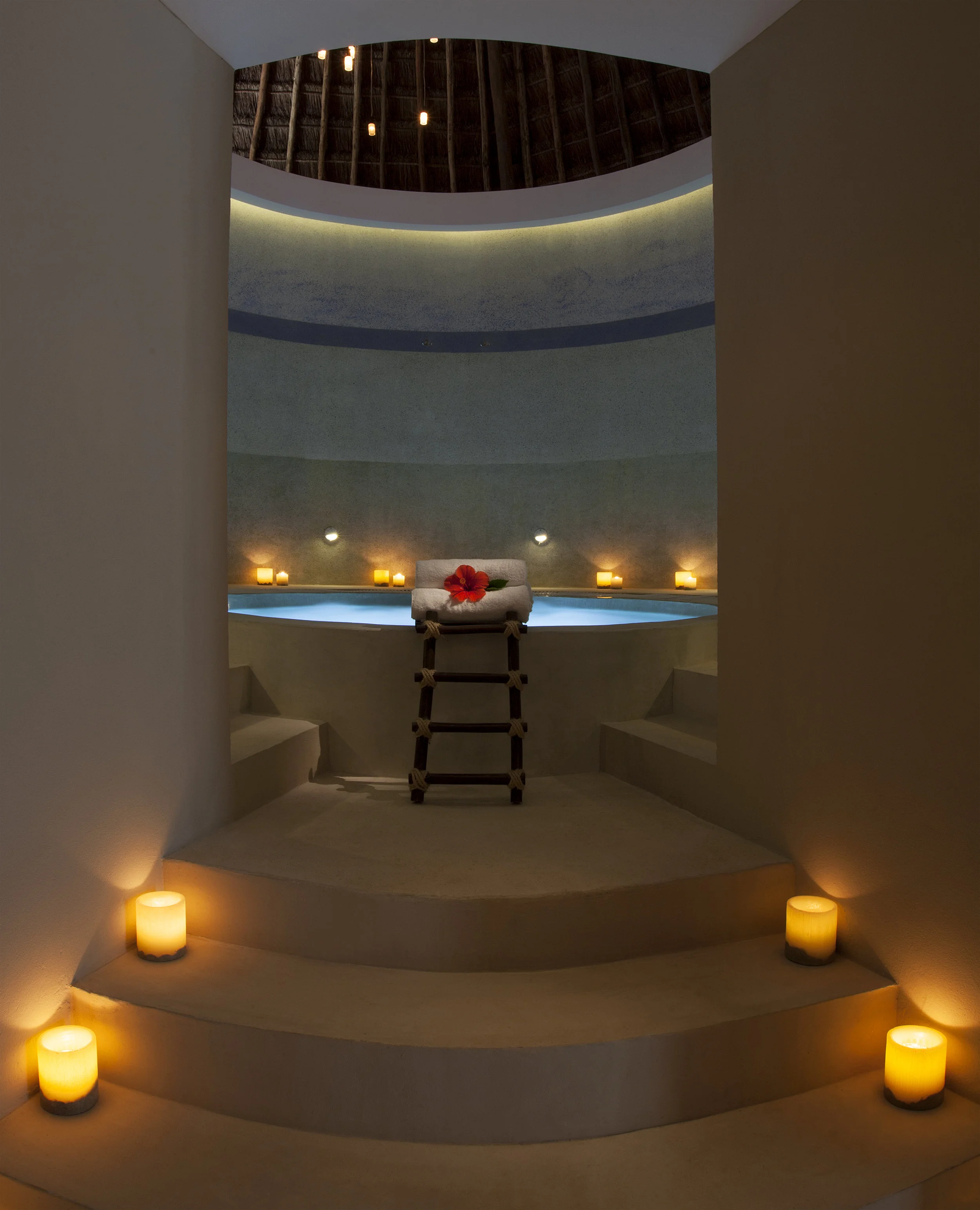 Spa whirlpool at Revive Spa.