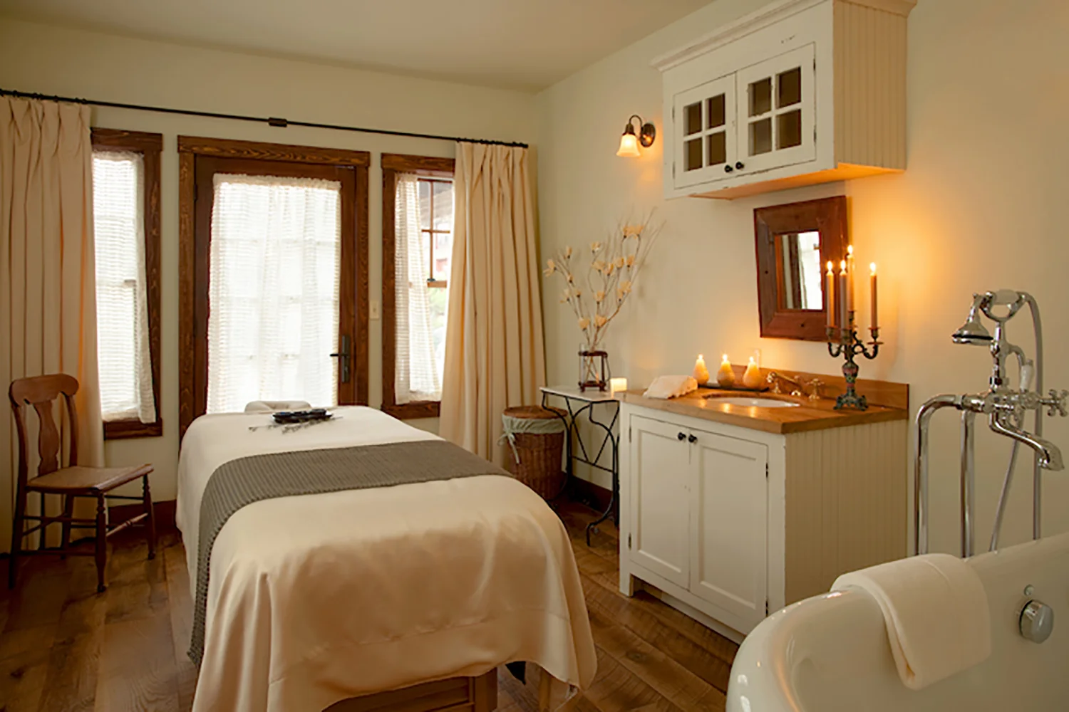 resized spa suite.jpg