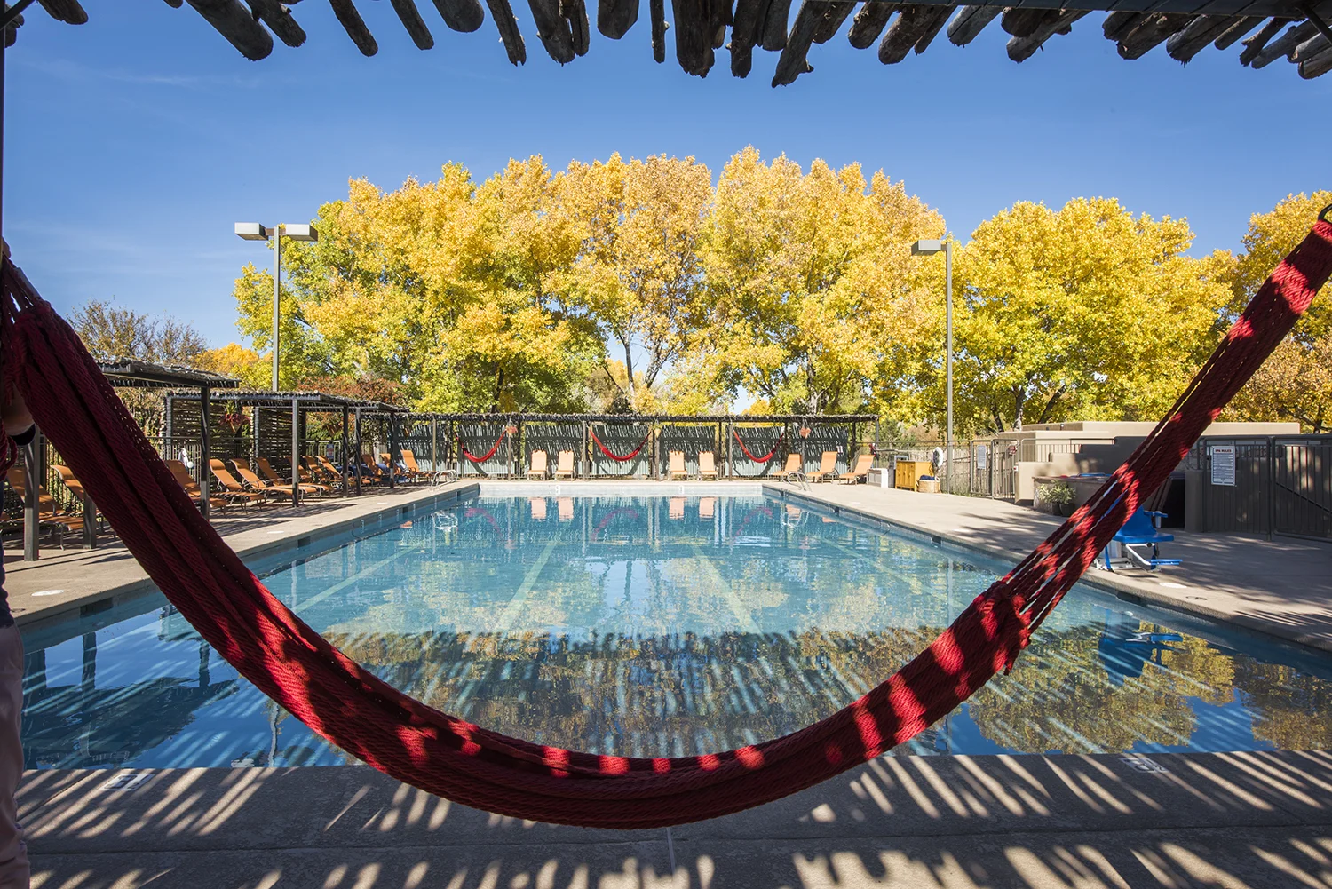 The outdoor salt water swimming pool is open from April to October.