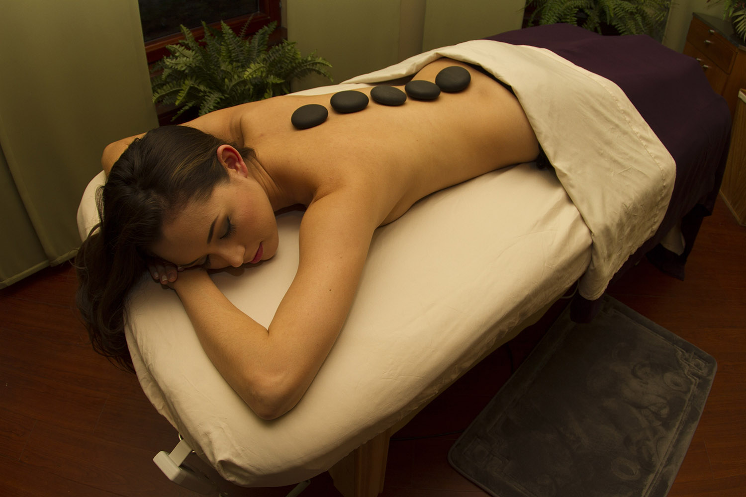 stone massage.jpg