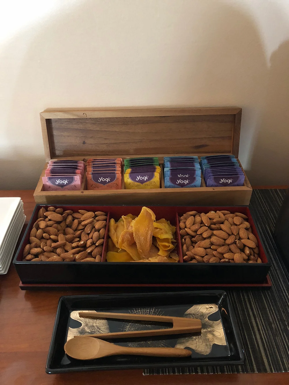 Guests can also snack on nuts, dried fruit, and an assortment of teas.