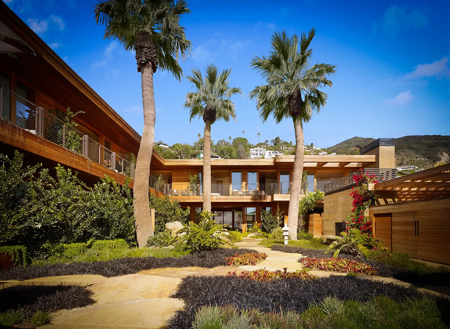 The property blends the minimalist aesthetic of traditional Japanese inns with the cool elegance of the California coastline.