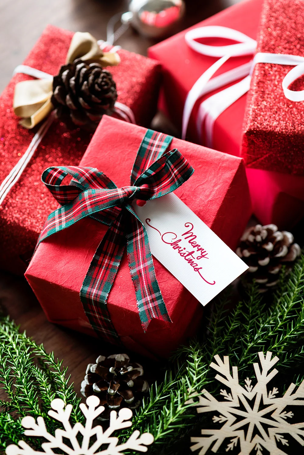 Deck the Halls: The Ultimate 2018 Holiday Gift Guide