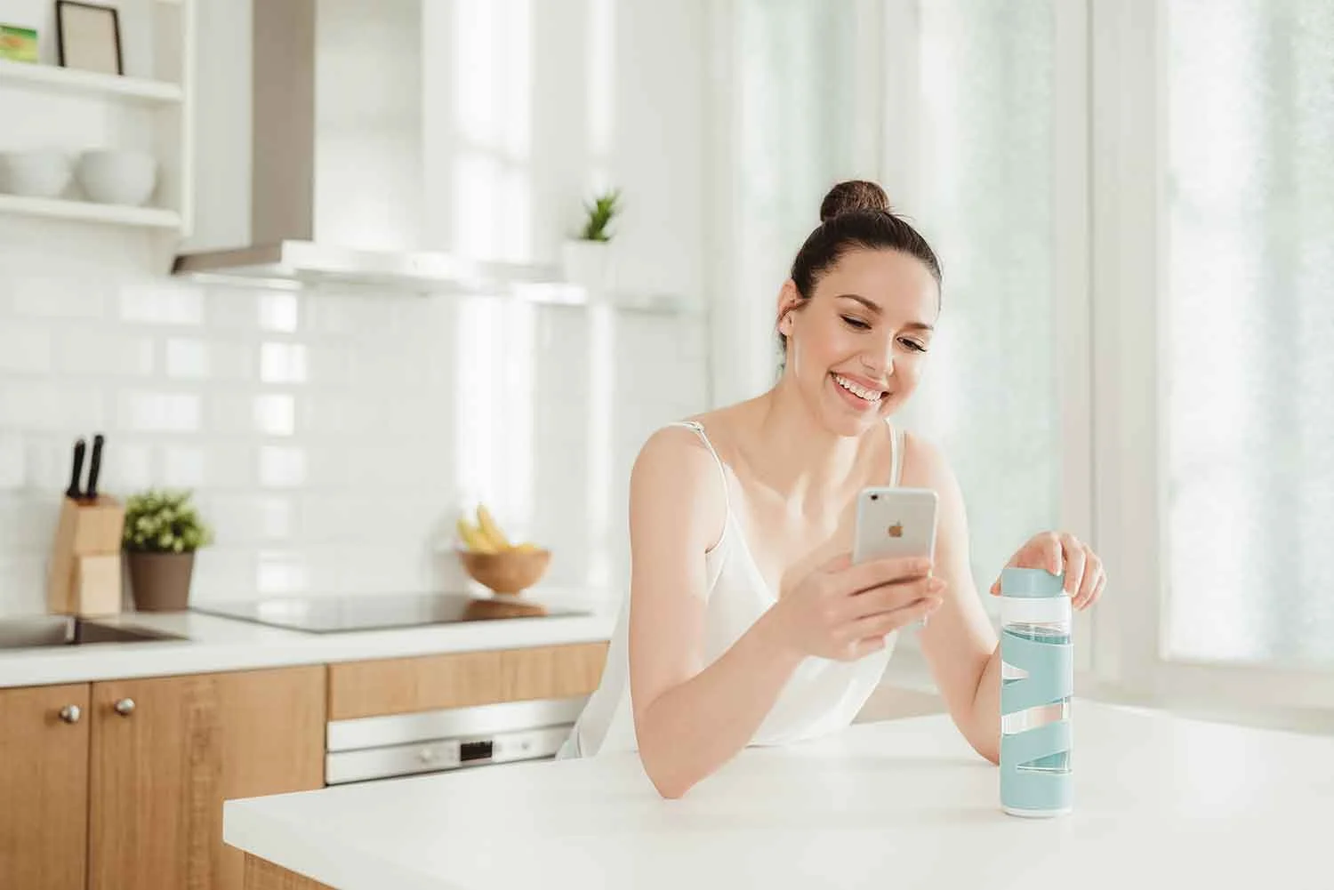 This Smart Bottle Reminds You to Drink Enough Water