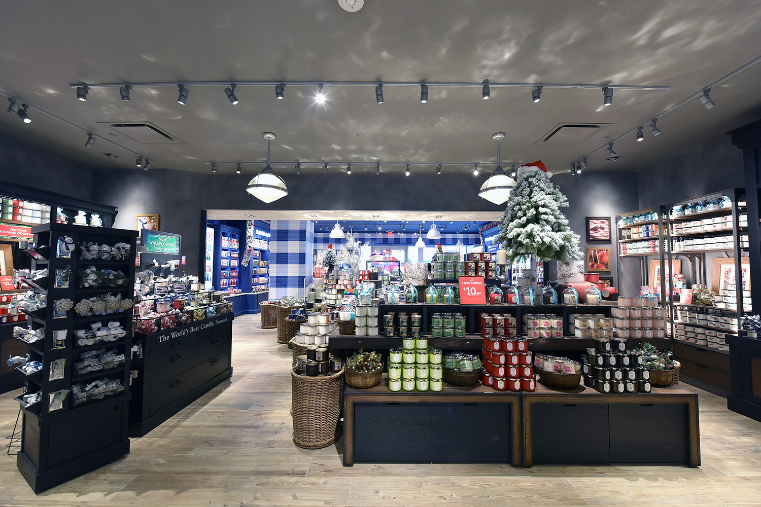 Bath & Body Works Opens New Store in Harlem — Spa and Beauty Today