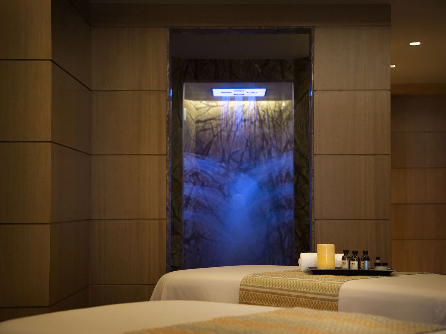 The couples’ treatment room.