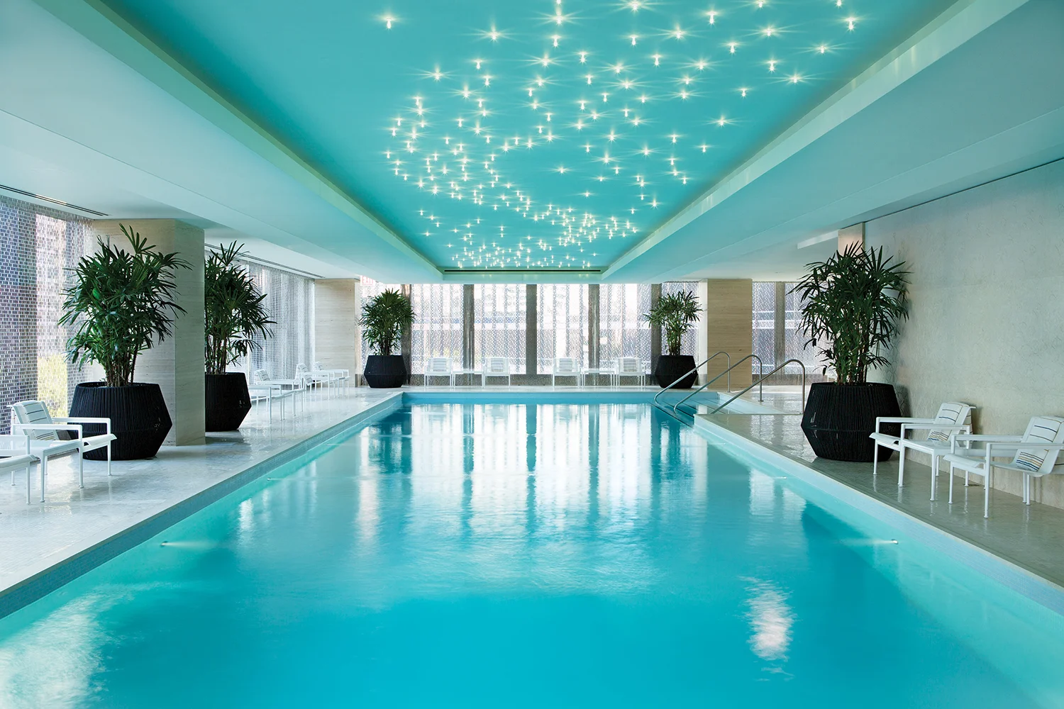 The swimming pool at Langham Chicago.