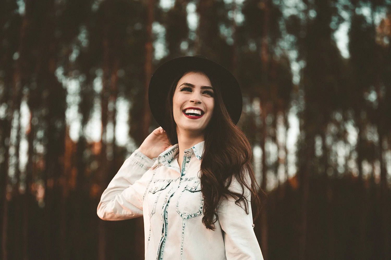 6 Ways to Prevent Red Wine Stains on Teeth