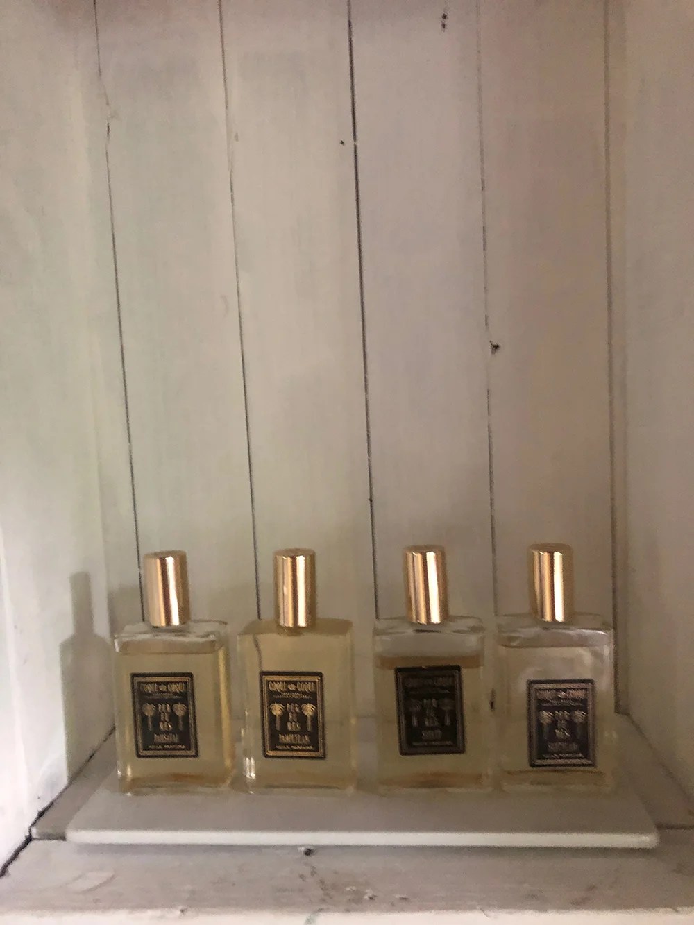 Coqui Coqui scents are used along with natural ingredients in all oils, lotions, and herbal blends prepared for every treatment.