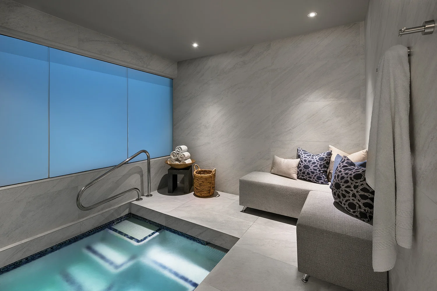 The women’s Jacuzzi.