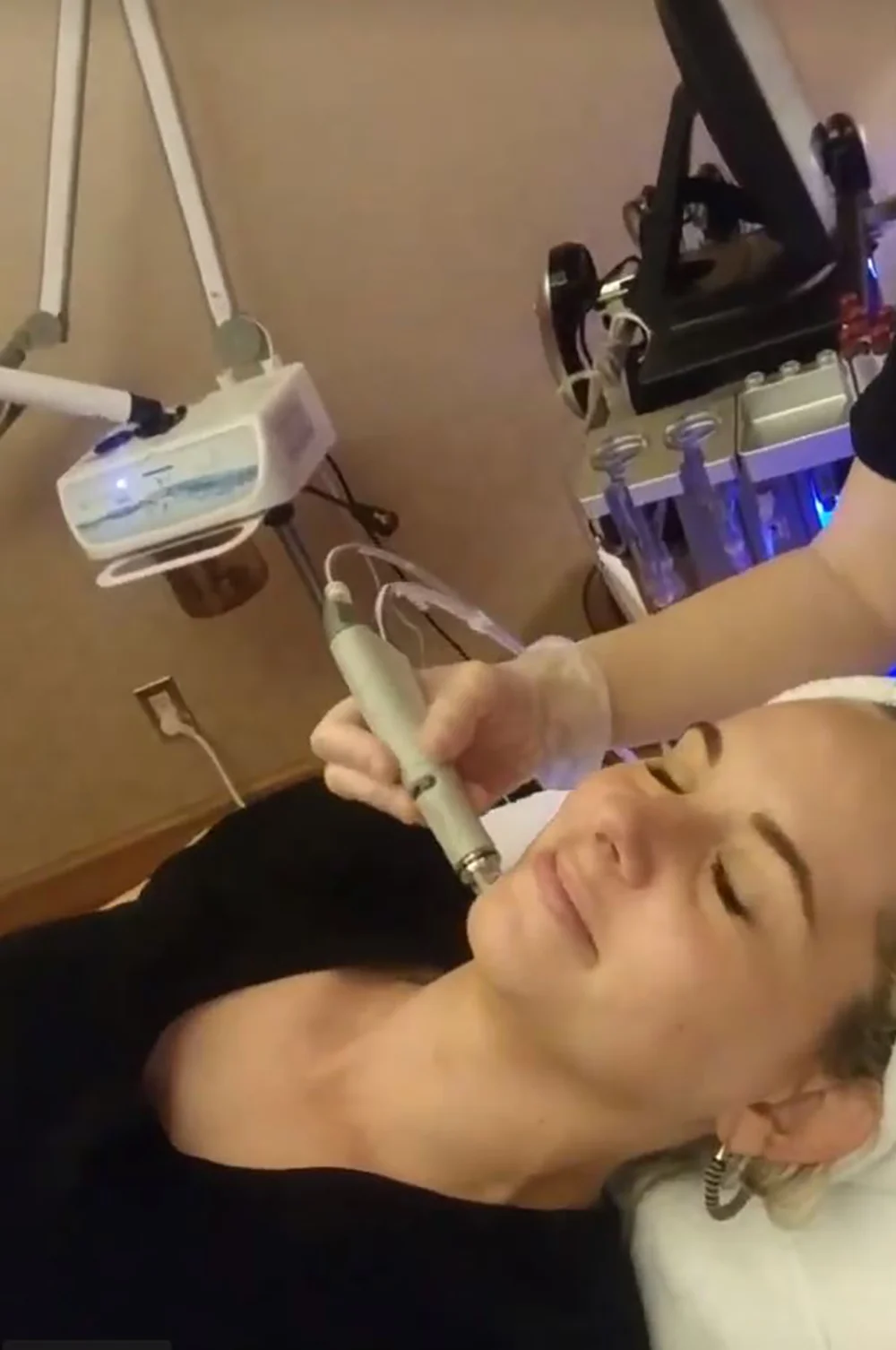 Getting a ‘taste’ of the Hydrafacial with a mini treatment.