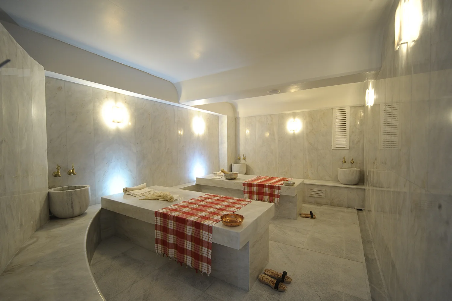 A couples treatment room.
