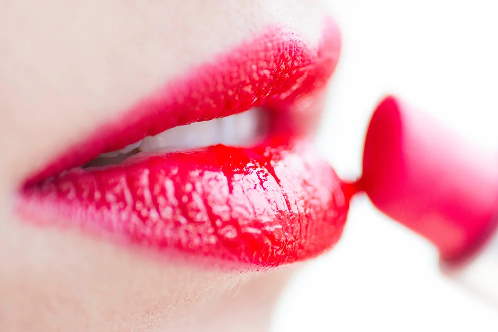 Jaclyn Hill Cosmetics Responds to Bad Reviews about Quality of New Lipsticks