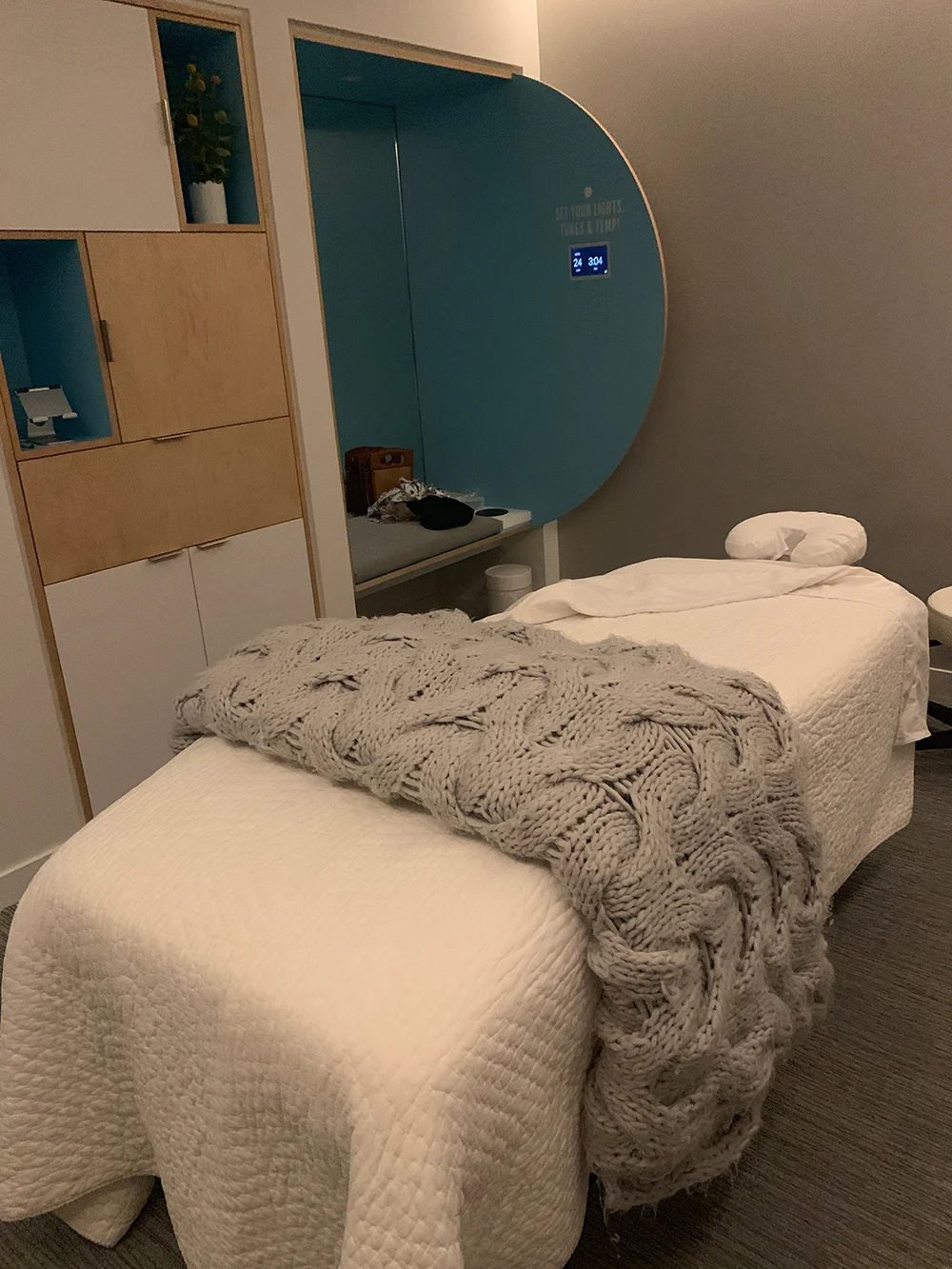 The treatment rooms include heated beds and cozy plush blankets.