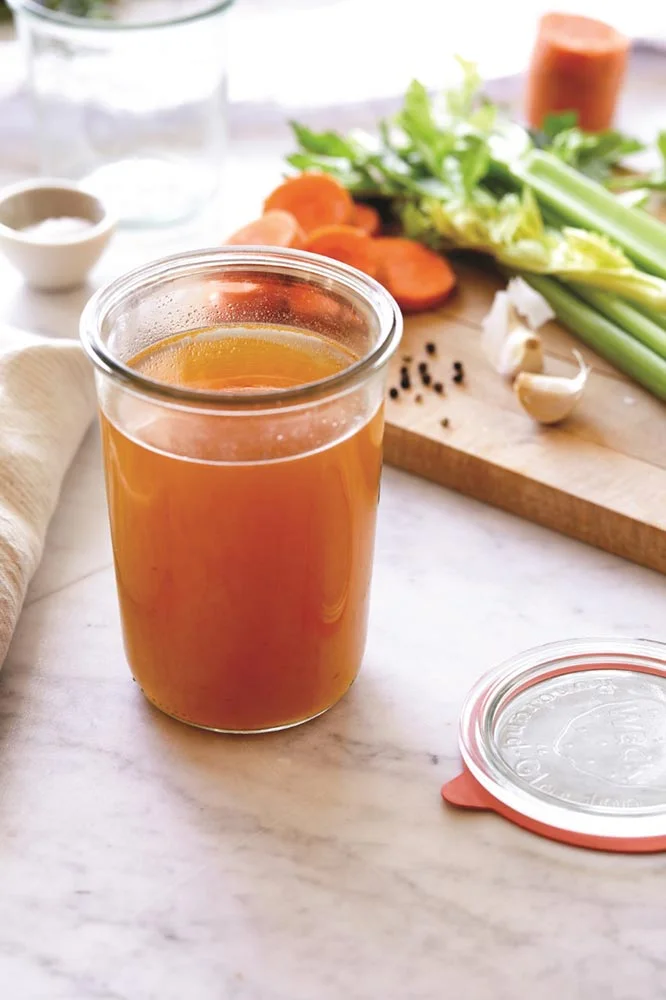 The Benefits of Bone Broth and How to Make It