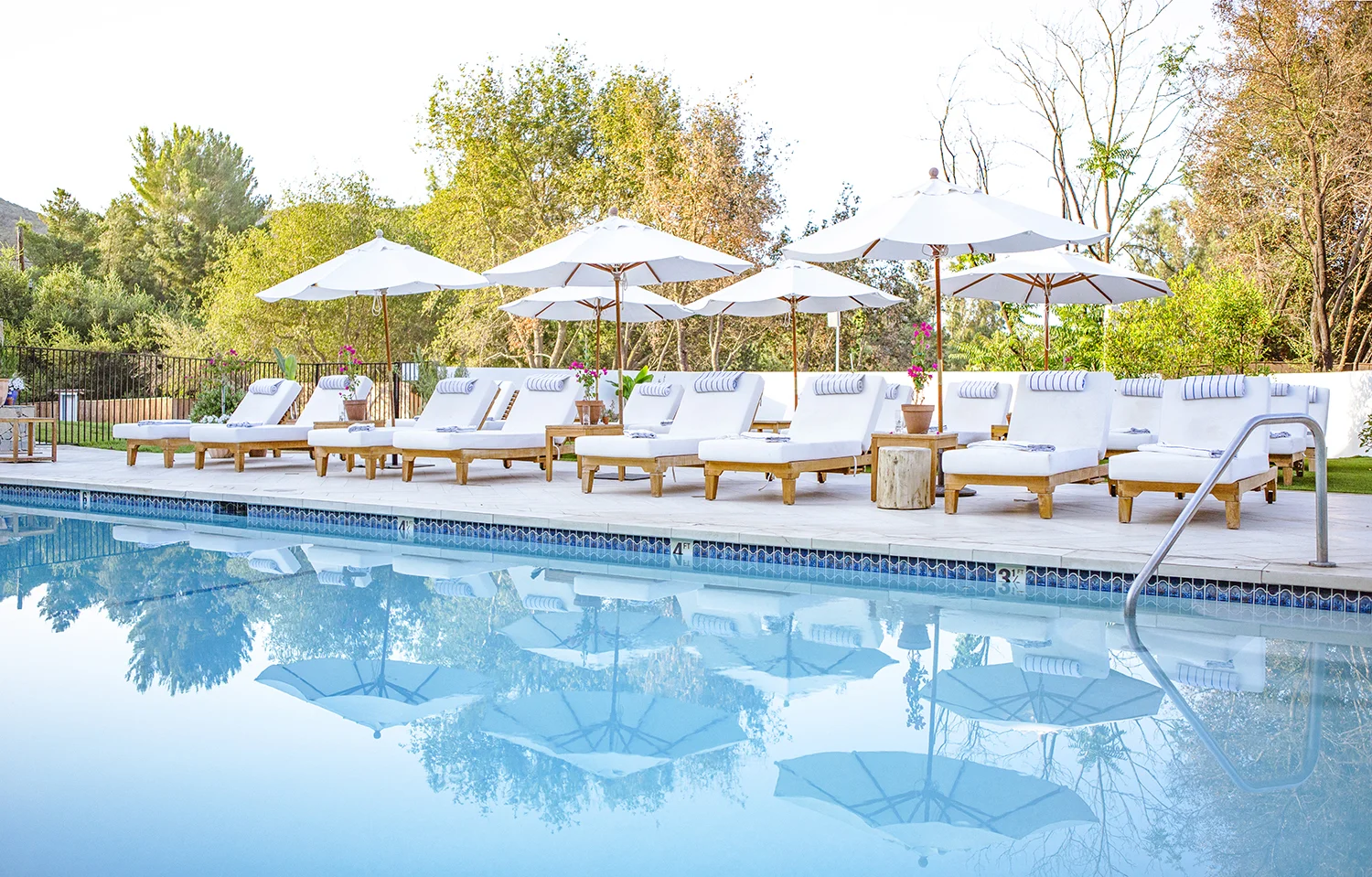 Spa guests can order lunch and drinks at the main pool.
