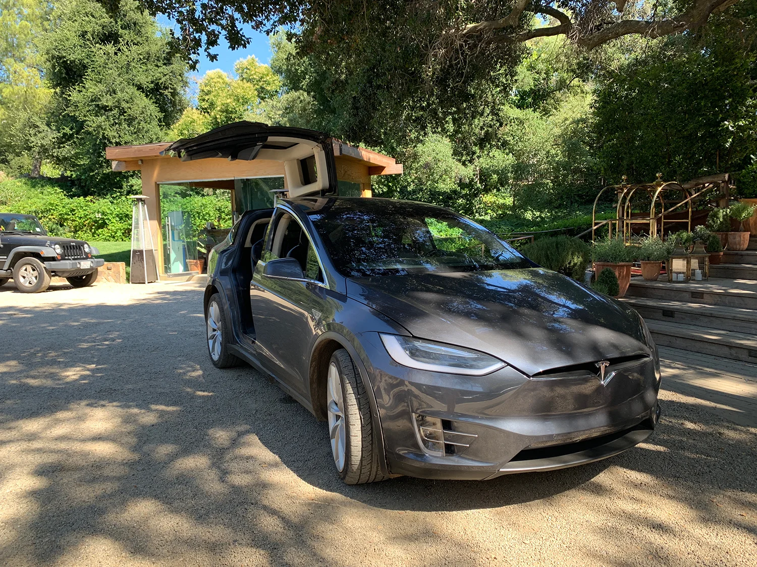 A complimentary Tesla shuttle is available for guests to and from the Beach Club.