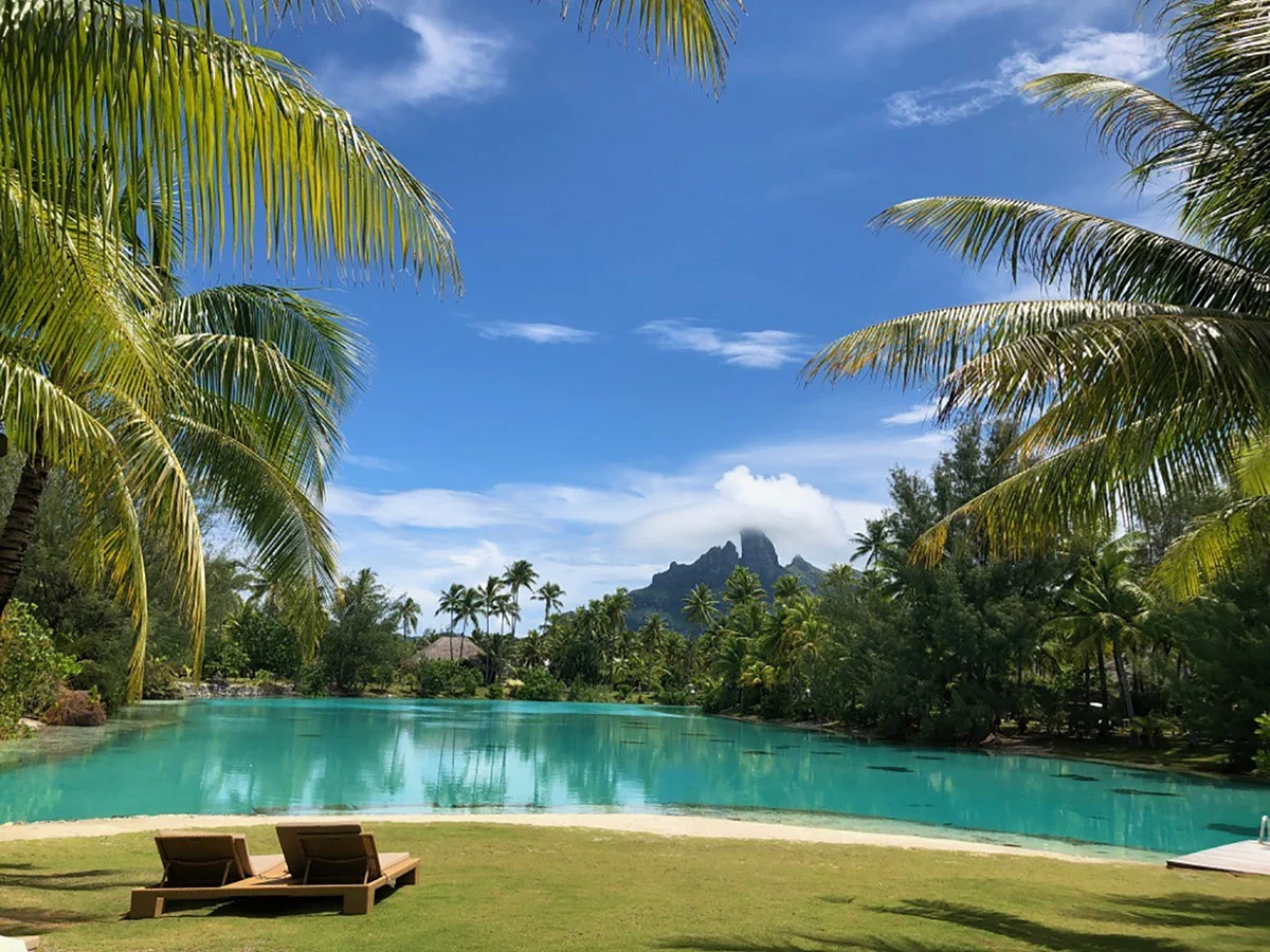 The resort’s private saltwater lagoon is filled with colorful varieties of fish and offers premium views of Mount Otemanu.
