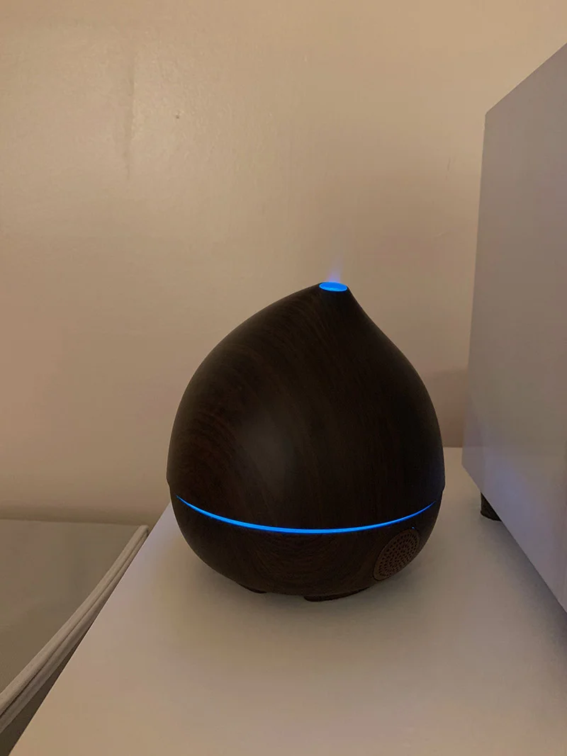 An aromatherapy machine emits pleasant fragrances during the treatment.