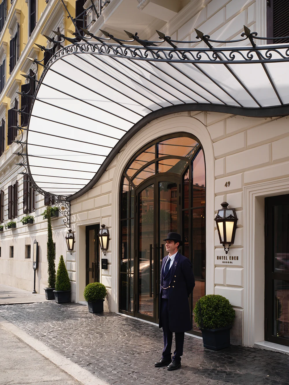 The Eden Spa at Hotel Eden Adds Philosophia Botanica's Gua Sha Facelift