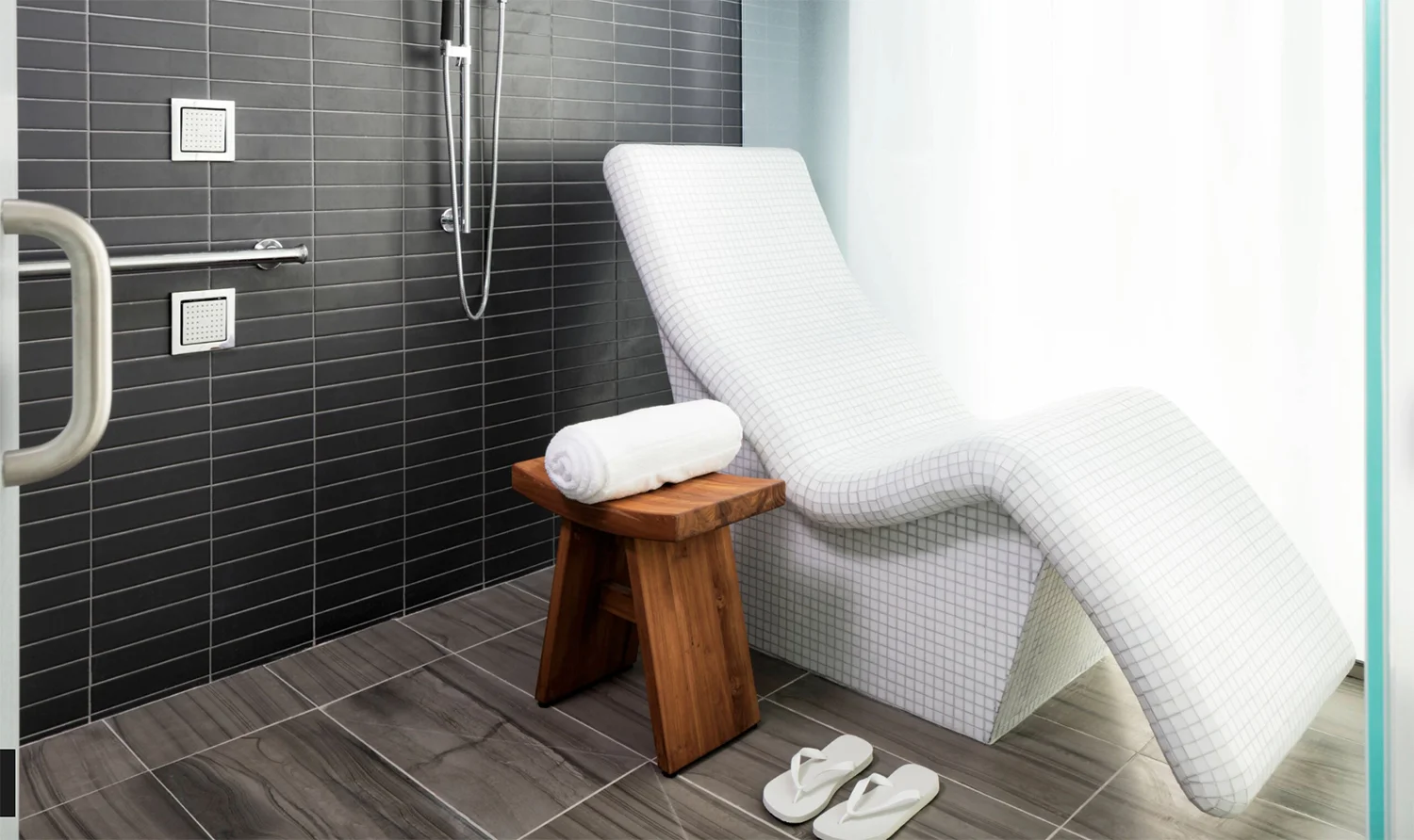 Spa Suite chaise.