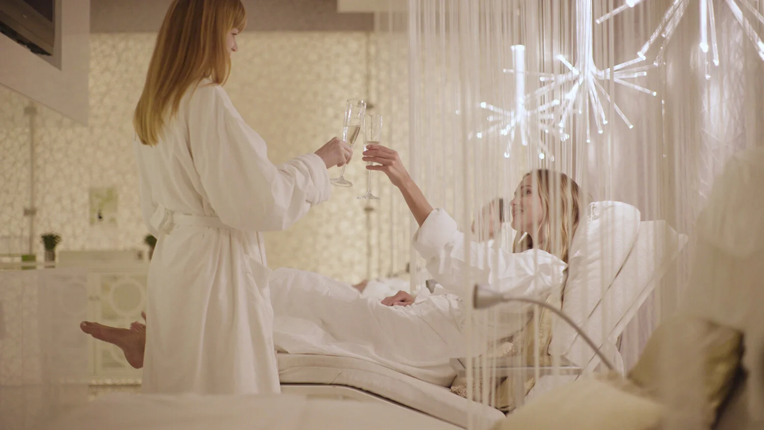 The spa’s design is inspired by the golden age of Hollywood.