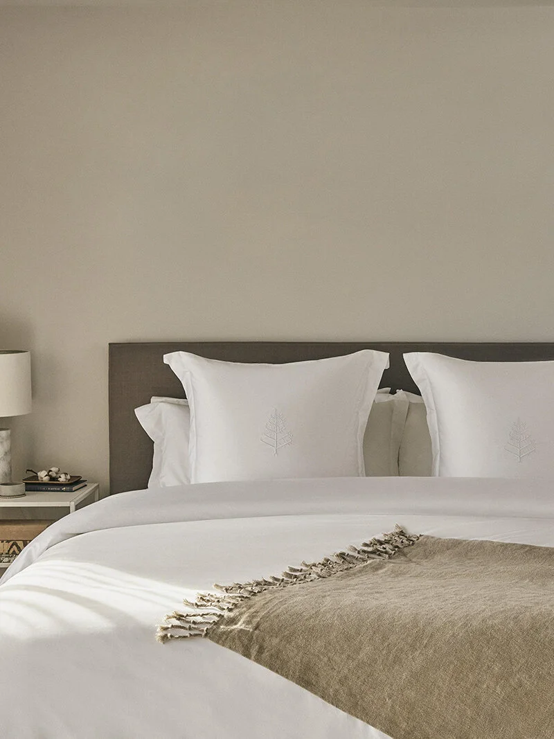 From the shores of the Caribbean, to the world’s most iconic cities, explore Four Seasons’ luxury bedding range and create an environment that reflects its most inspiring bedrooms.