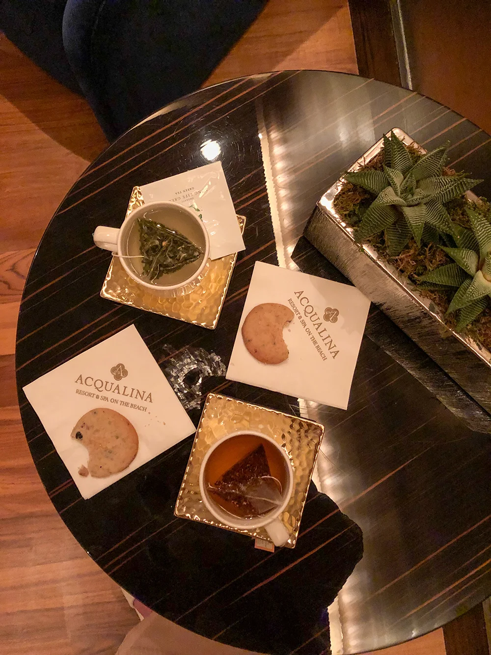 We enjoyed post-massages tea and herb-infused cookies.