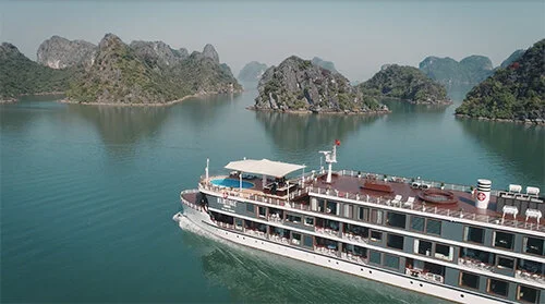 Heritage Cruises Binh Chuan Cat Ba Archipelago Named 'The Best Luxury Private Cruise in Vietnam' by Luxury Lifestyle Awards 