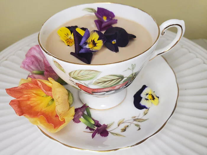 8 Edible Flowers and Their Benefits