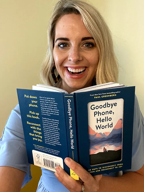 Week 30 of Weekly Wellness: Goodbye Phone, Hello World – A Quick and Fun Read