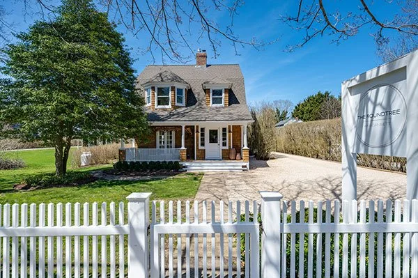 Relaxation Getaway: A Charming Fall Family Retreat at The Roundtree Amagansett 