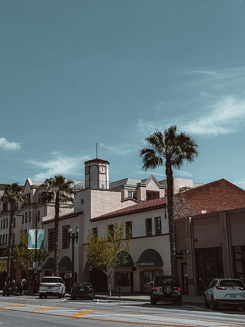 Vintage Stores, Chocolatiers, Self-Care Experiences and More: A Curated Guide to Shopping and Unwinding in Old Pasadena, California