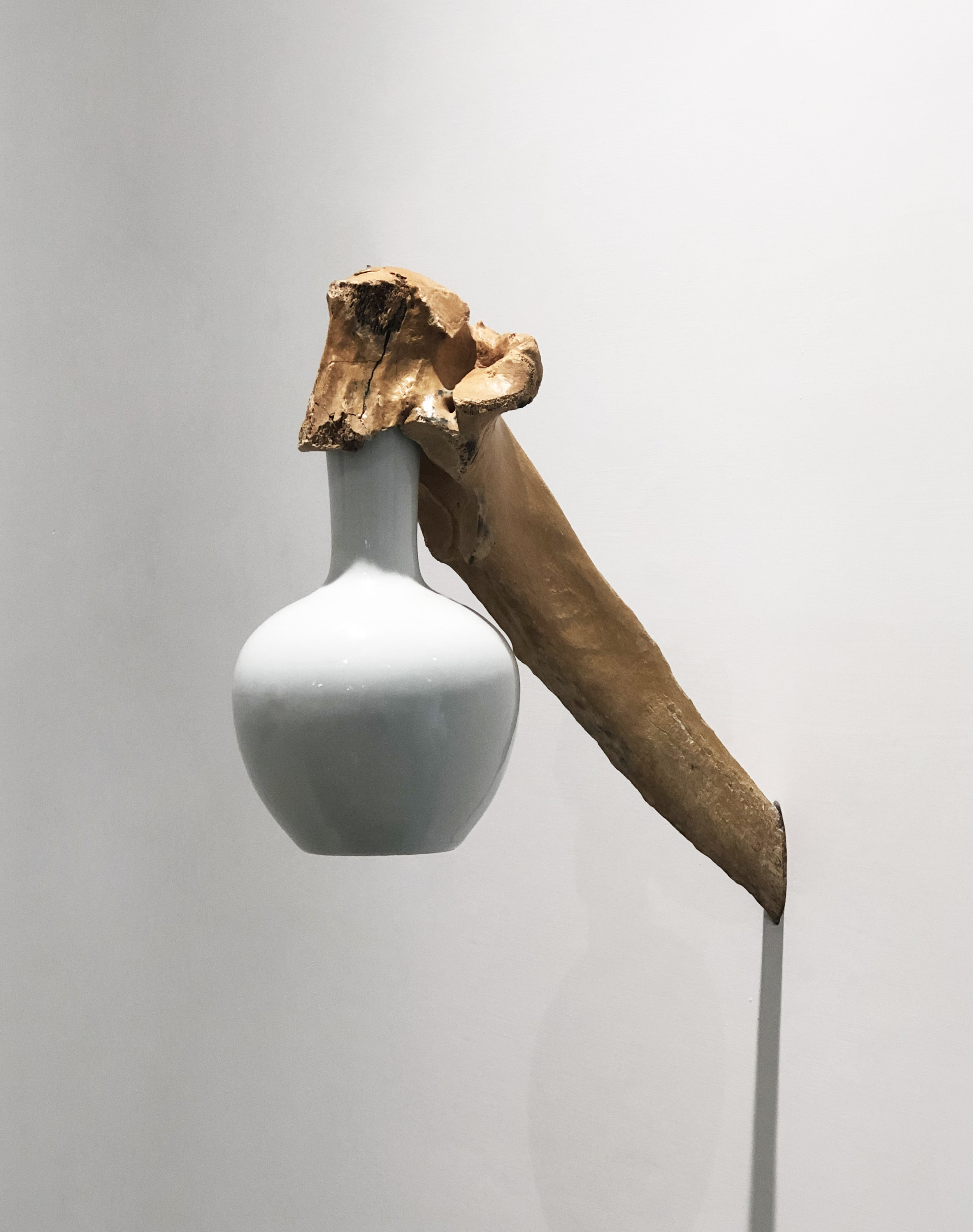  Xiao Yu, Landscape No. 2, Fossilized Bone, Porcelain, 26 x 11 x 24 cm, 2011 
