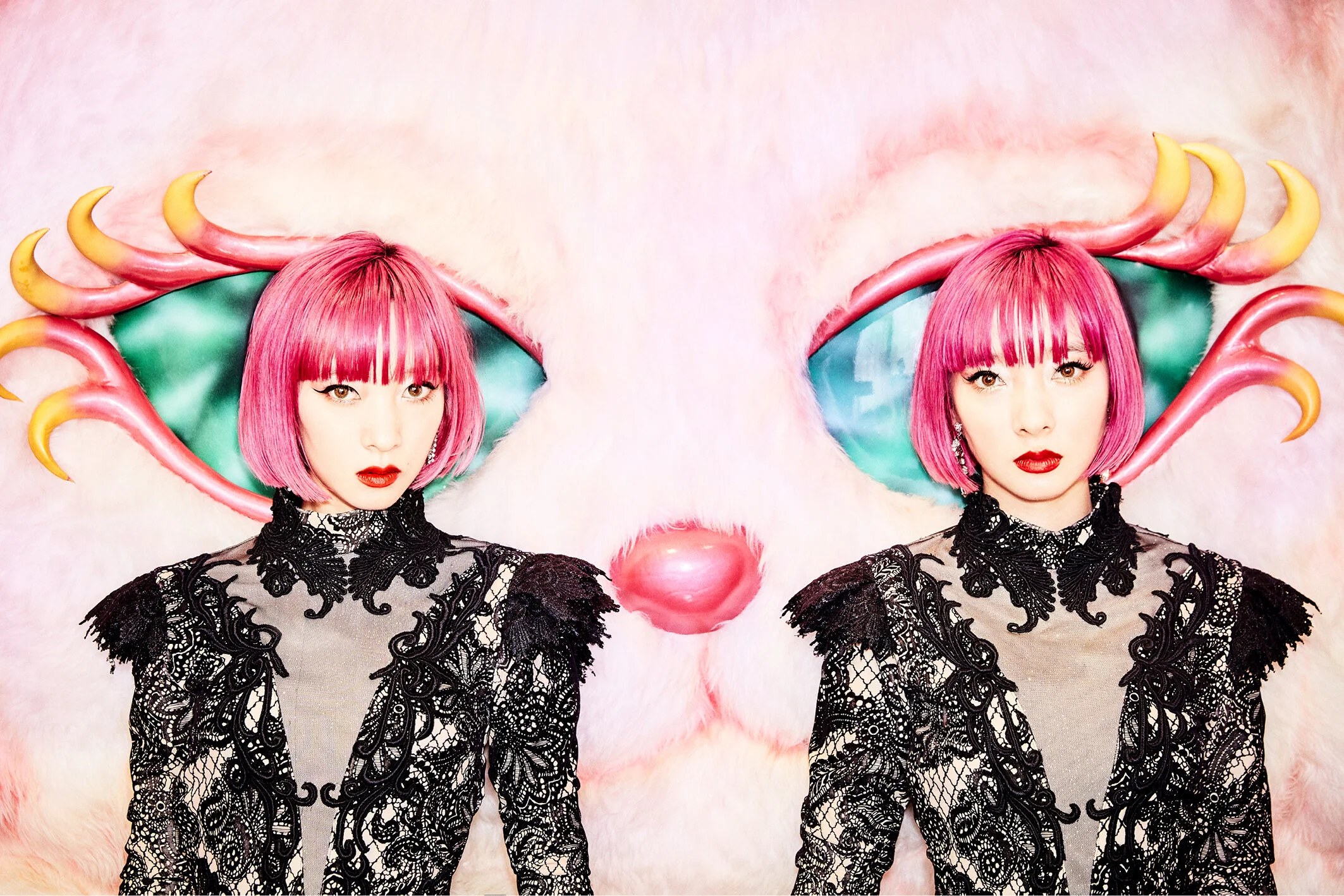 VONLINE_TOKYOTWINS_11.jpg