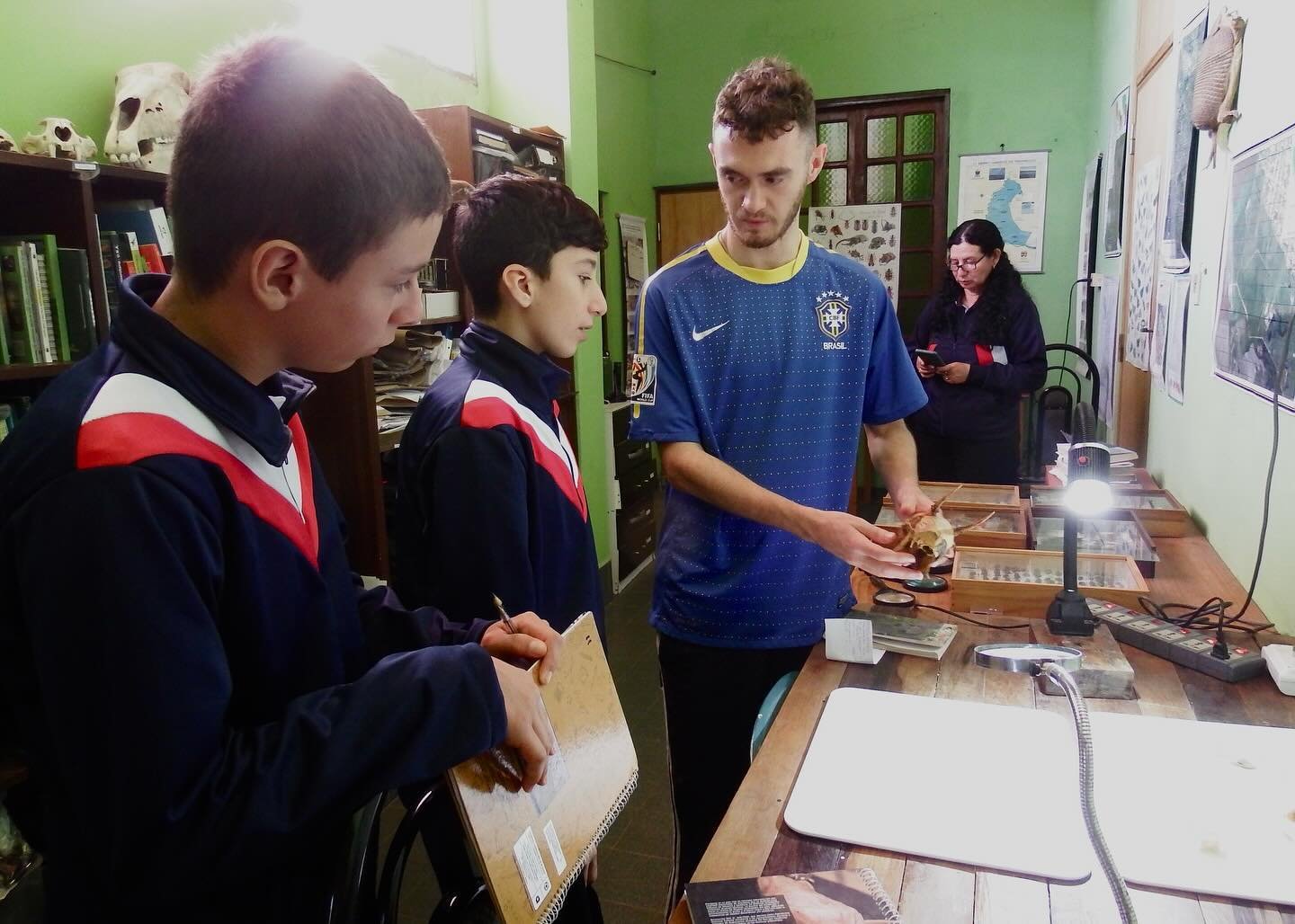 Learn with us on this new #EducationFriday! 🎒📖 

Along with our Education Coordinator Jorge, our education intern @jake8199 is dedicated to preparing interactive talks for students from 4th to 6th grade in the schools of Pilar 📚💬 In these talks, 