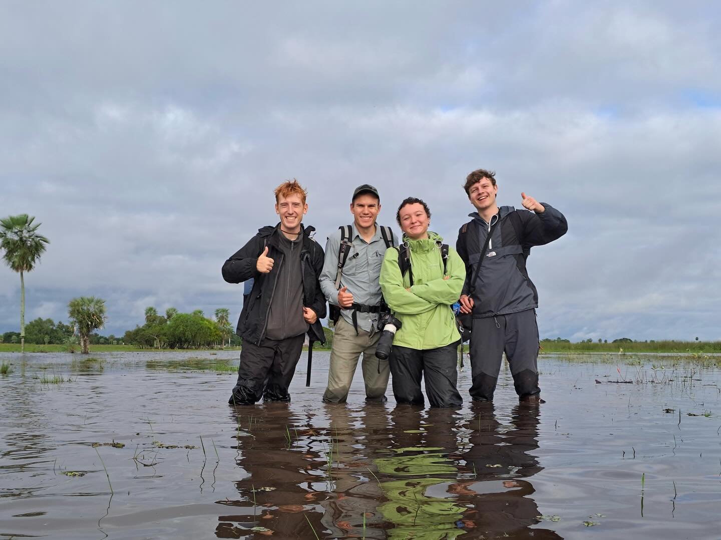 This #FieldworkFriday we&rsquo;d like to invite you to our new course, Fieldwork 101: How to work in the wetlands of &Ntilde;eembuc&uacute;! 🤓📚

After three years of drought, heavy summer rains due to the El Ni&ntilde;o phenomenon have revived &Nti