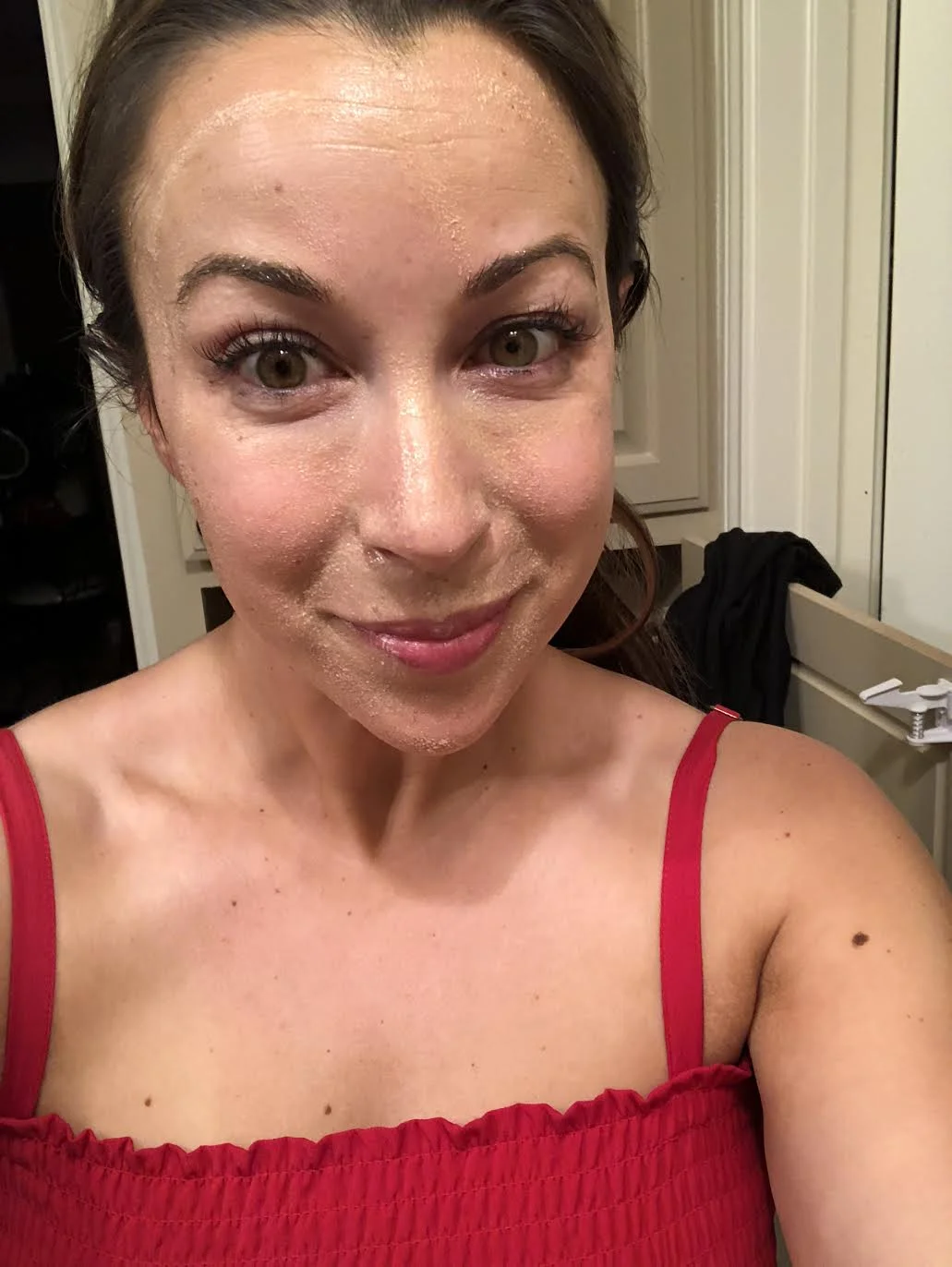 #SkinBabe Jenny Anchondo wearing the Aveeno positively radiant 60 second in-shower facial!
