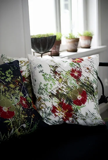 cushion black and white flowery