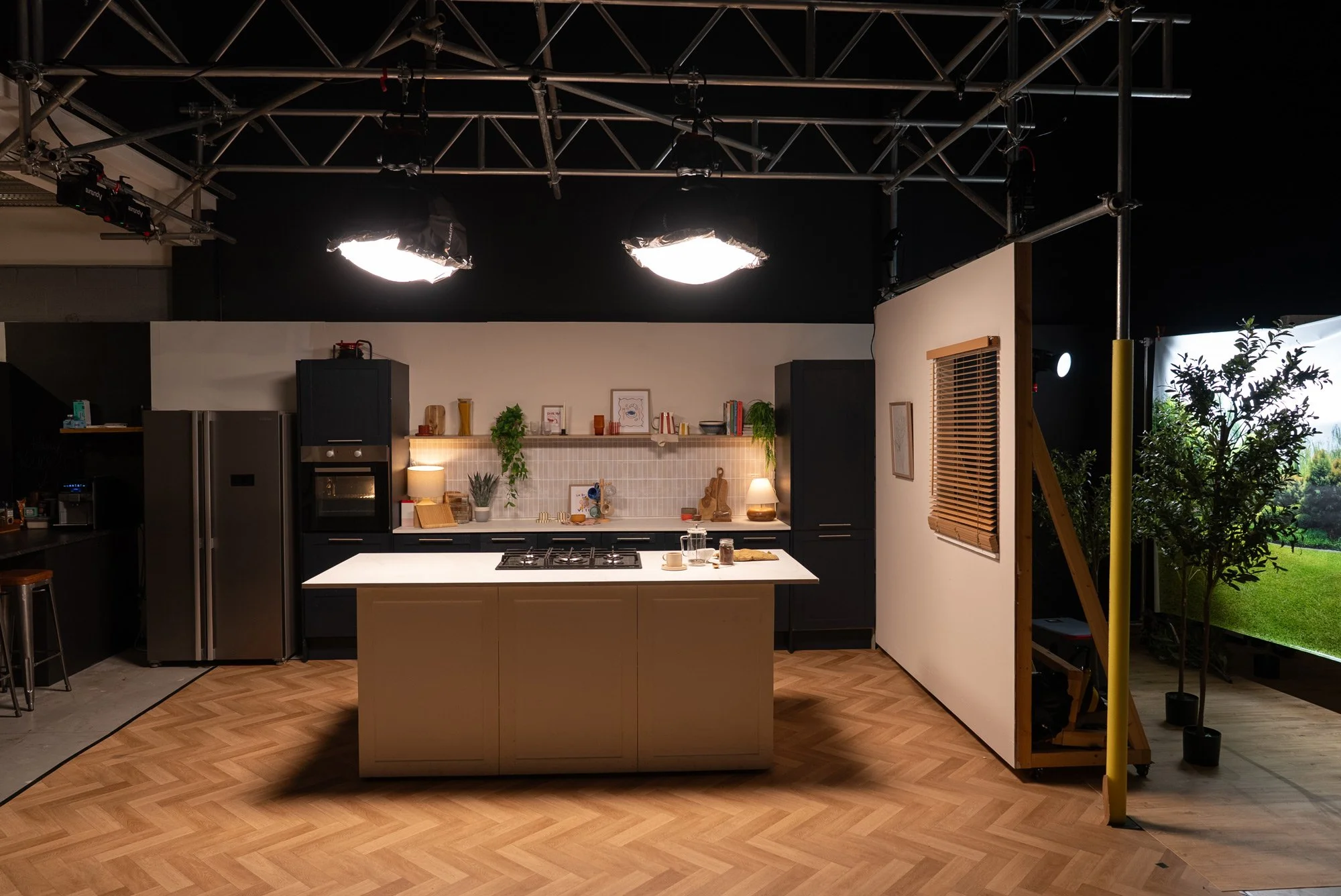 Pre-lit-kitchen-6.jpg