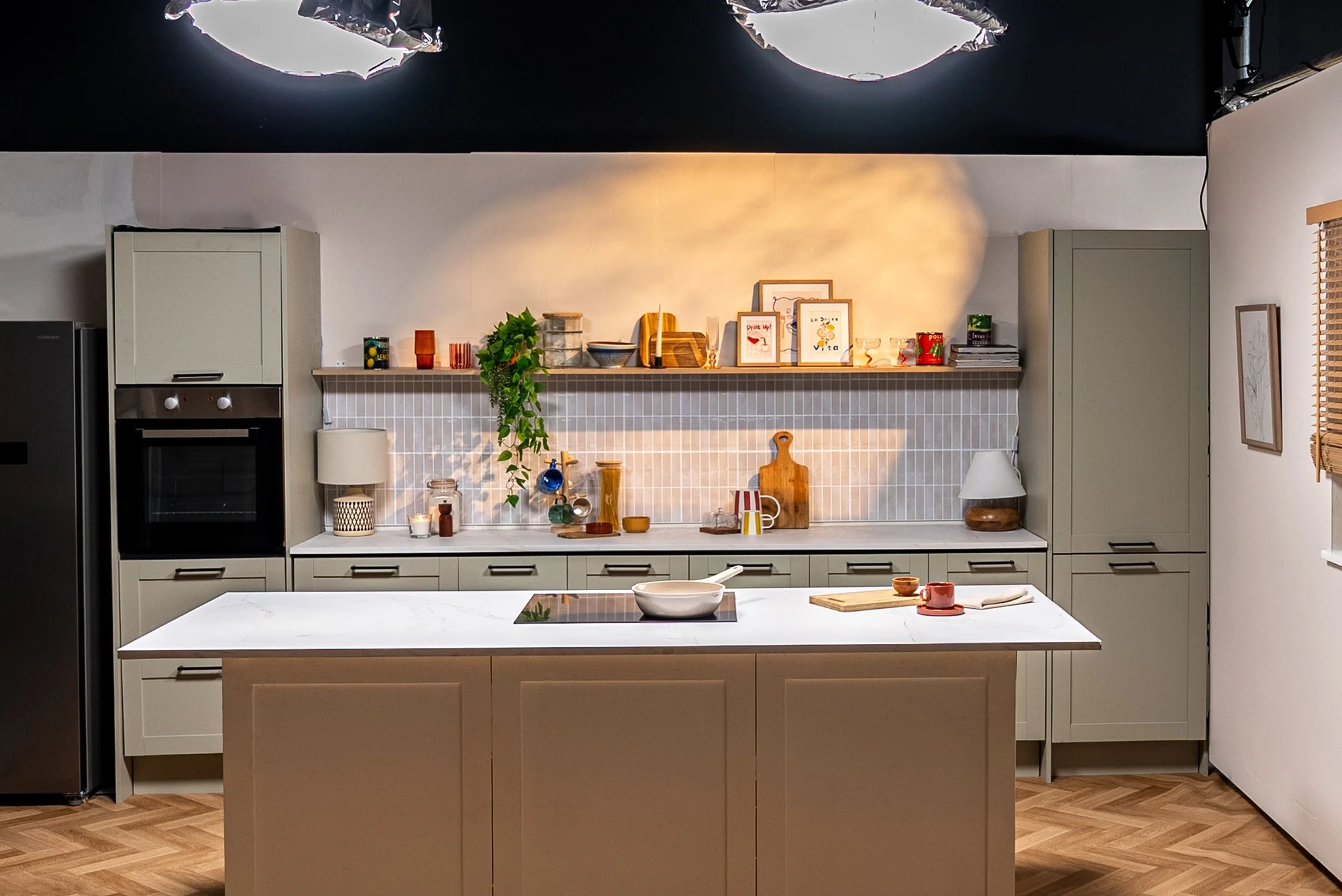Pre-lit-kitchen-7.jpg