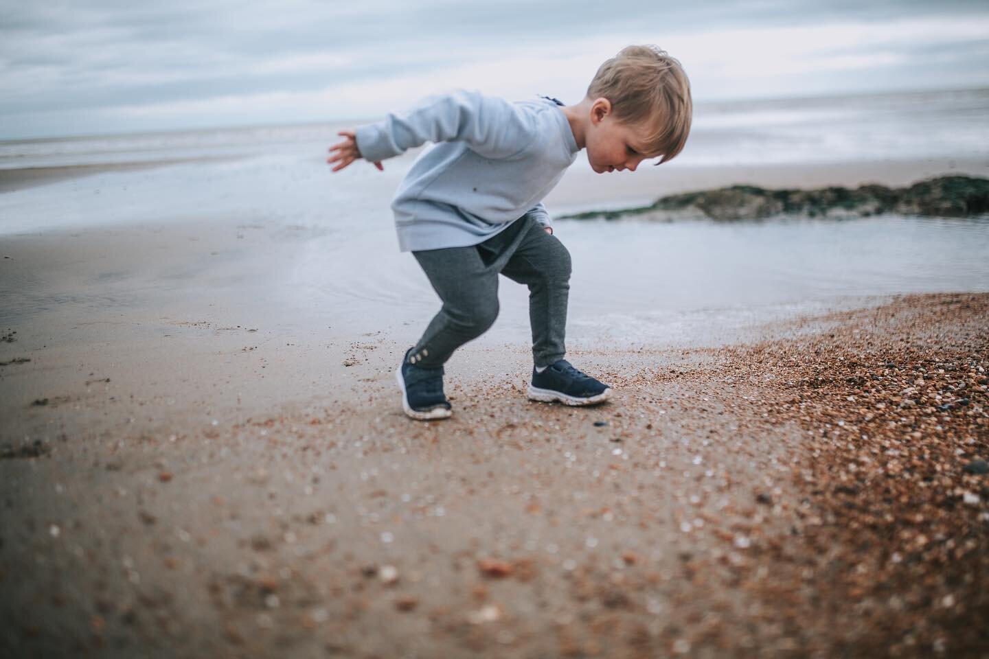 Morning all! October has arrived already!! 
It&rsquo;s the last day to book those early bird beach shoots.  7/8th November. Last ones of the year ! 

Please PM for more details ❤️
