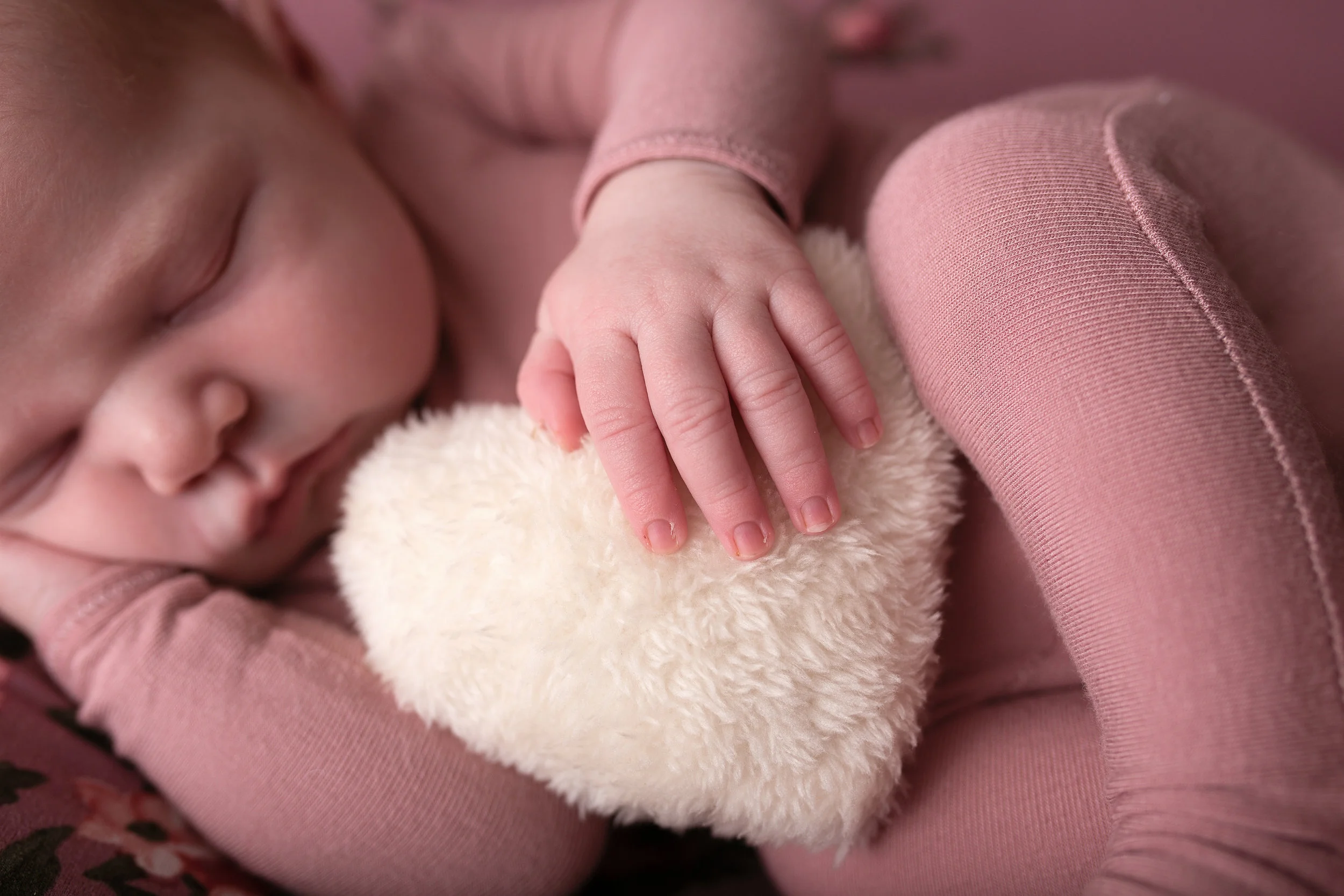 18_11_07 Elizabeth Newby - Londyn's Newborn Session87.jpg