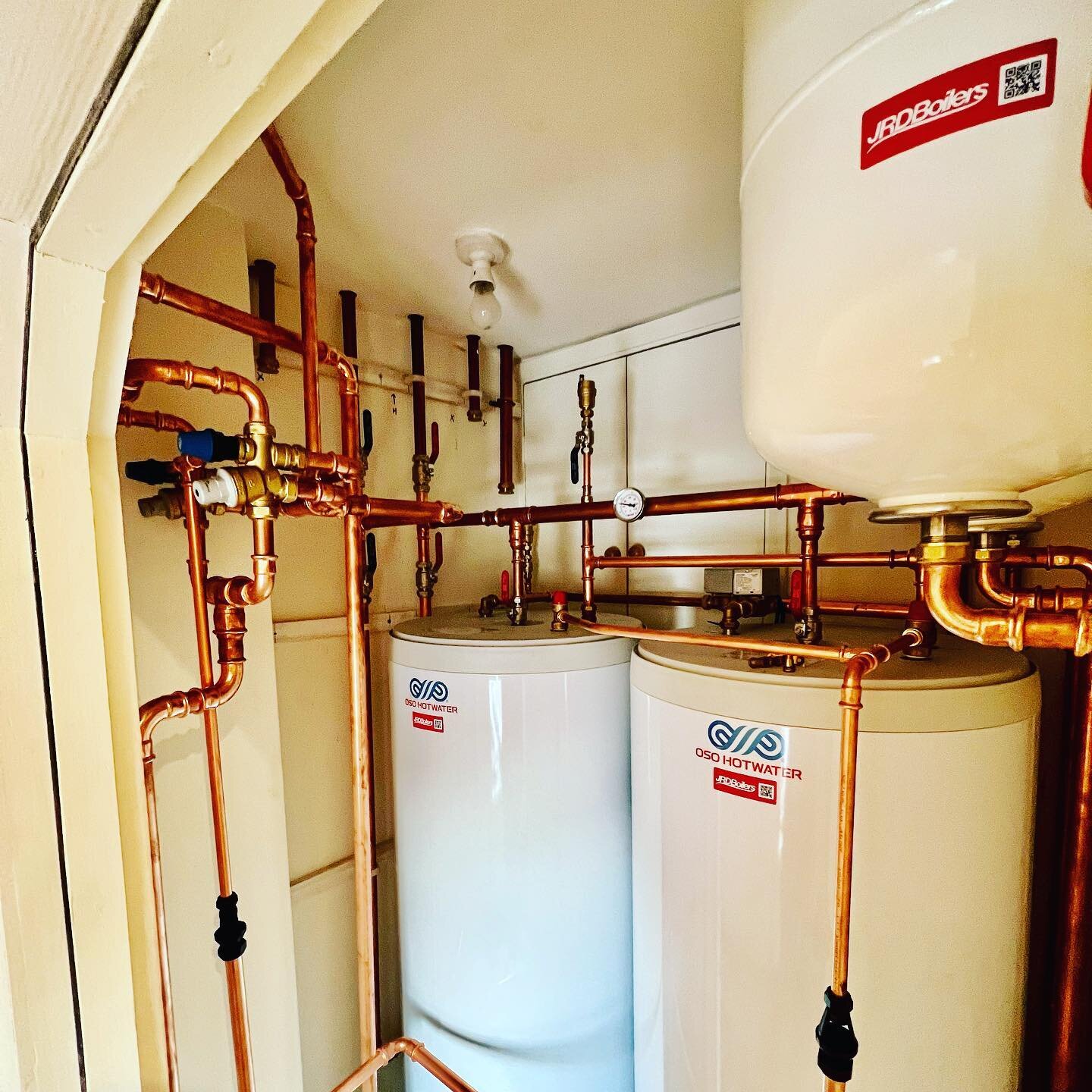 Nearly finished with this #commercialhotwater install for a local hotel. Just a few Munson rings and lagging to go! #osohotwater @osohotwateruk @novopress @geberituk