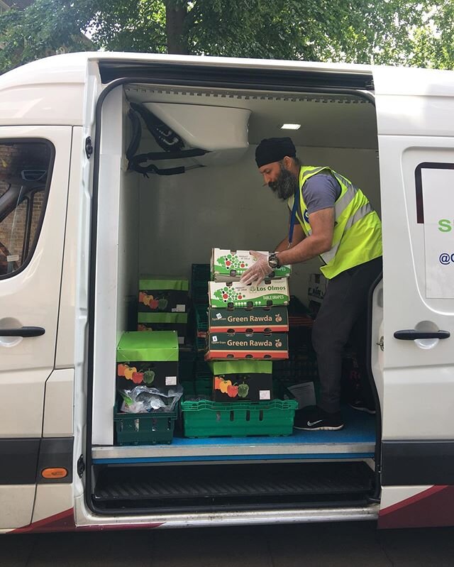 It&rsquo;s another busy week at the food hub! Massive thanks to @gmggurdwarauk for a brilliant donation of fresh fruit and veg🥬🍏🍎🥦🍊And to @thedustyknuckle for lots of bread and eggs (and sweet treats! Swipe to see➡️👀) We&rsquo;re so grateful fo
