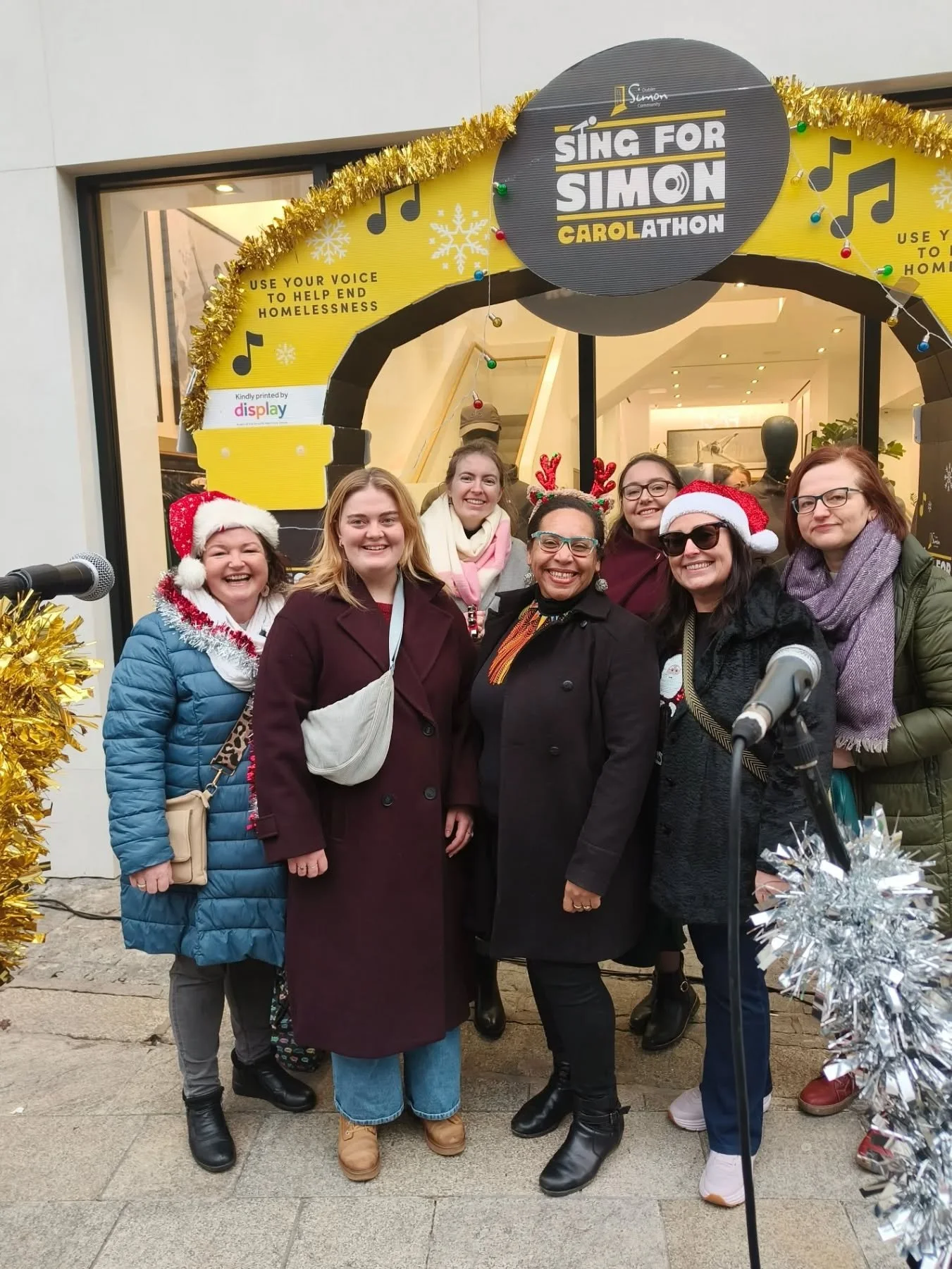 Our favourite event of the year! Thanks to everyone who stopped to listen to us sing for @dublinsimoncommunity on Grafton Street today and to those who donated to this worthy cause! ✨ 

. . .

#singforsimon #simoncommunity #carolsinging #graftonstree